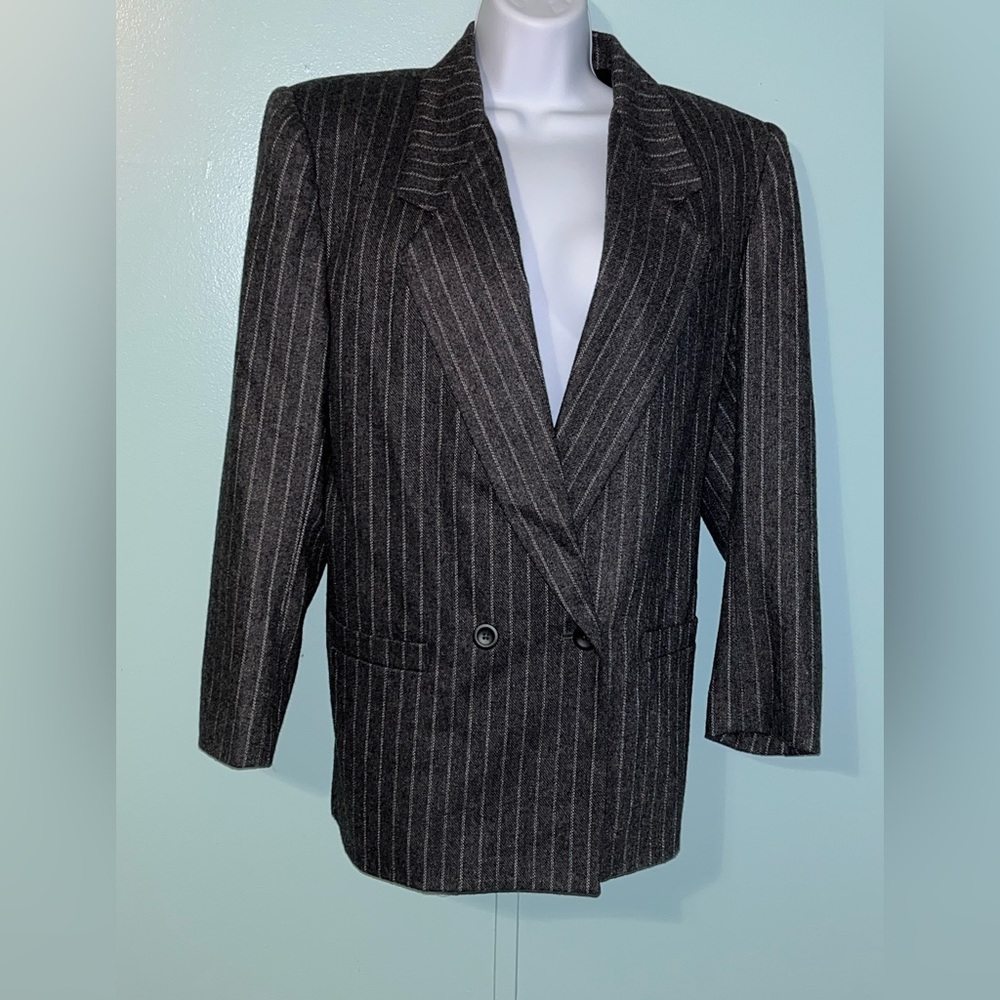 Suits by Dallas Jacket Size 12/13 Black Pin Stripes‎